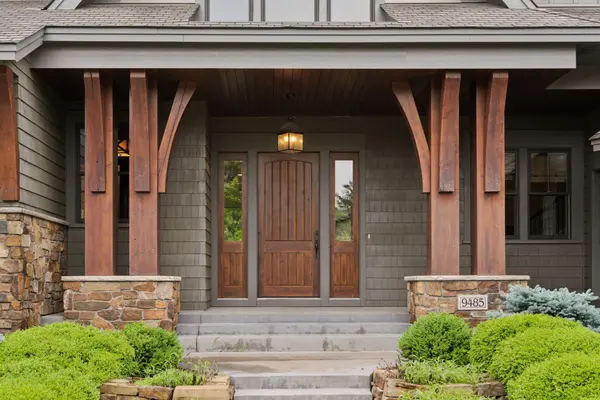 9485 Whistling Valley TRL, Lake Elmo, MN 55042