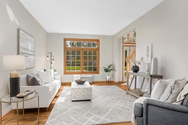 4080 Camberwell DR N, Eagan, MN 55123