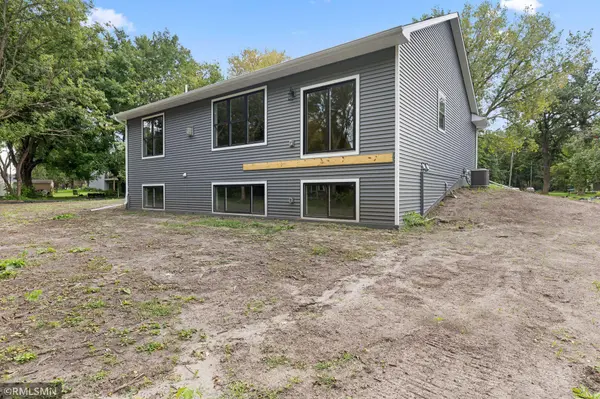 1240 78th ST, Victoria, MN 55386