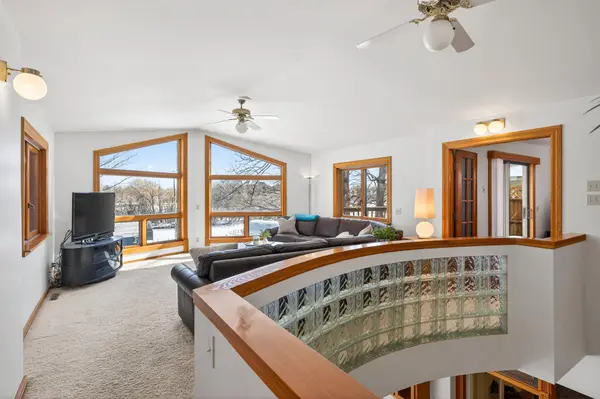 55 Interlachen DR, Tonka Bay, MN 55331