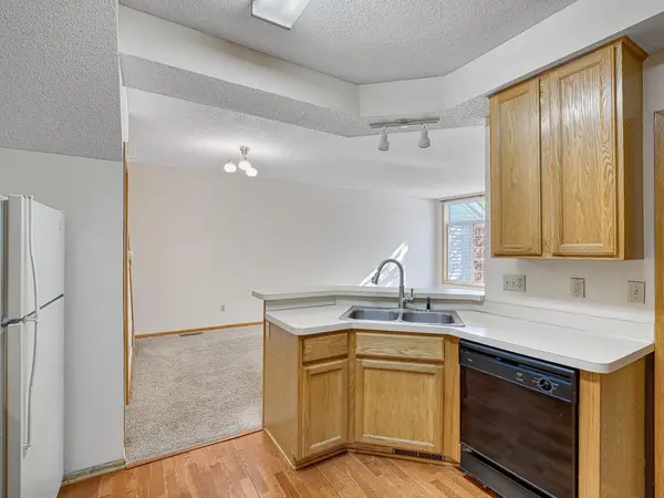 4275 Merrimac LN N #20, Plymouth, MN 55446