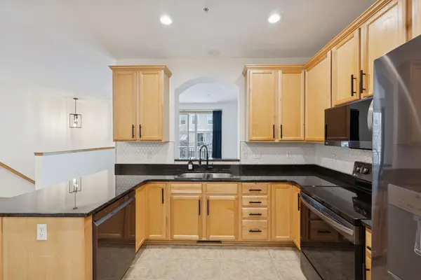 7539 Parkridge WAY, Savage, MN 55378