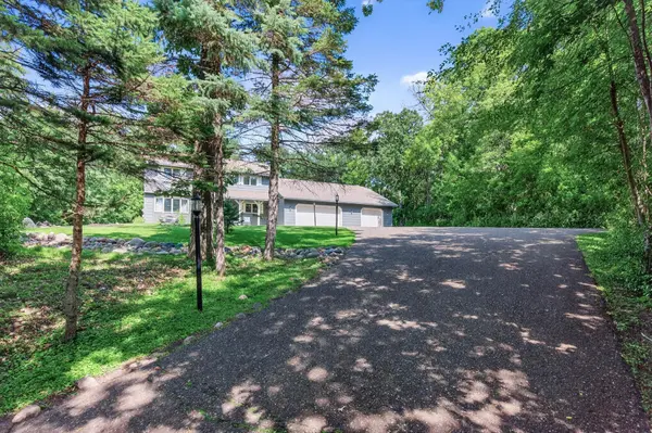 19369 King CIR NW, Elk River, MN 55330
