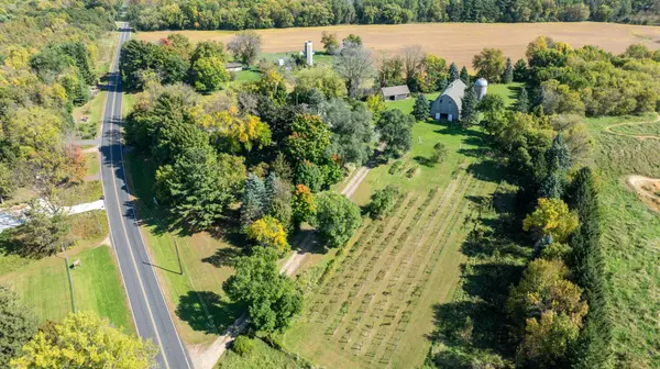 29137 Glader BLVD, Chisago Lake Twp, MN 55045