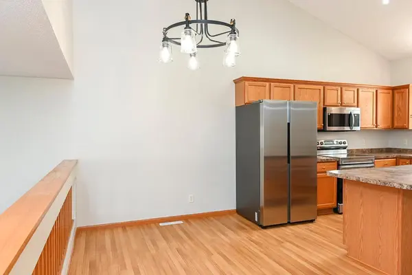 1552 Dublin CT, Shakopee, MN 55379
