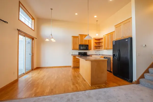 8382 Cedarview CIR, Savage, MN 55378