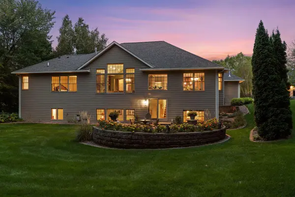 1652 Oakpointe DR, Waconia, MN 55387