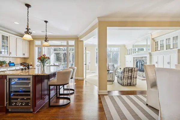 296 Grace Pointe CT, Wayzata, MN 55391