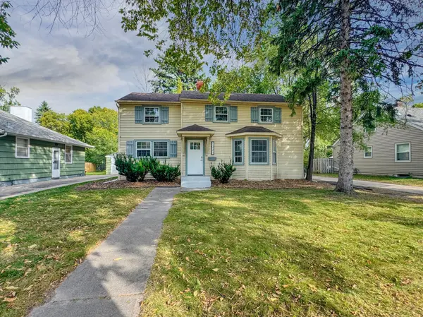 1020 11th ST S, Moorhead, MN 56560