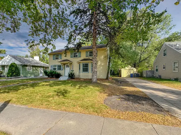 1020 11th ST S, Moorhead, MN 56560