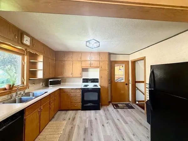 524 Kingston ST N, Caledonia, MN 55921