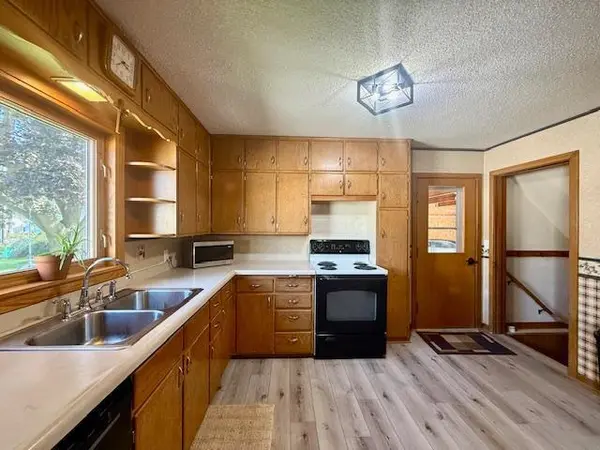 524 Kingston ST N, Caledonia, MN 55921