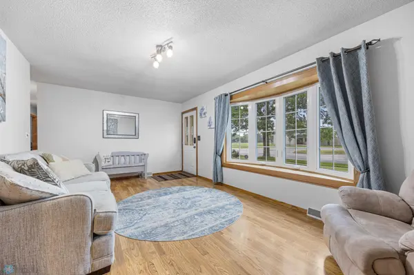 437 10th AVE E, West Fargo, ND 58078