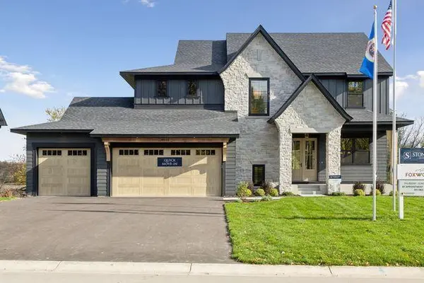 9511 Eagle Ridge RD, Chanhassen, MN 55317