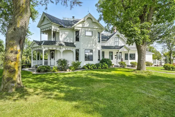 8858 Comstock CT, Maple Grove, MN 55311