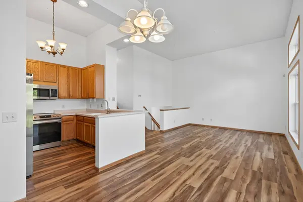 6406 157th ST W, Apple Valley, MN 55124
