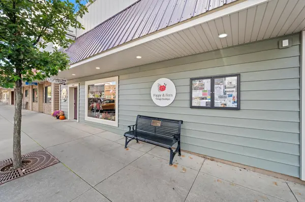 860 Main ST, Baldwin, WI 54002