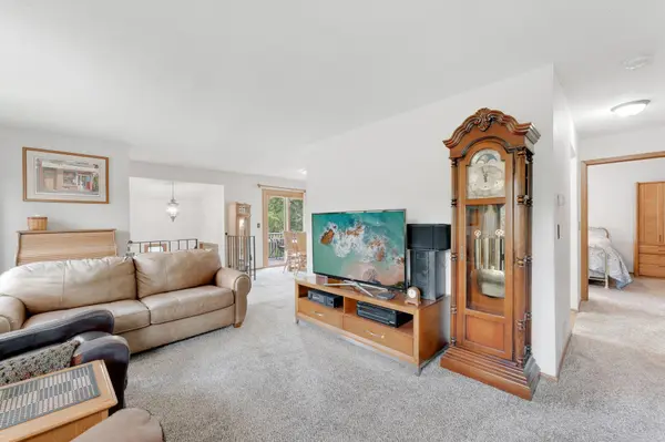 9529 Hartford CIR, Eden Prairie, MN 55347