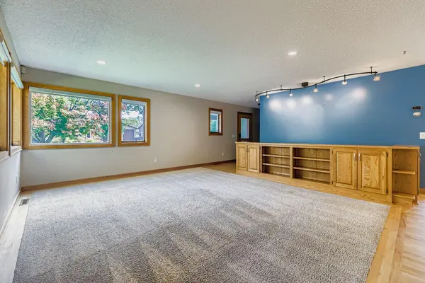 13334 Silverod CT NW, Andover, MN 55304