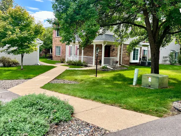 11275 Oregon CIR, Bloomington, MN 55438