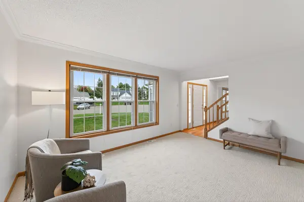 3090 Copper Oaks Draw, Woodbury, MN 55125