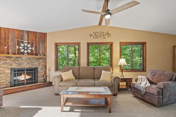 9842 Scandia TRL N, Forest Lake, MN 55025
