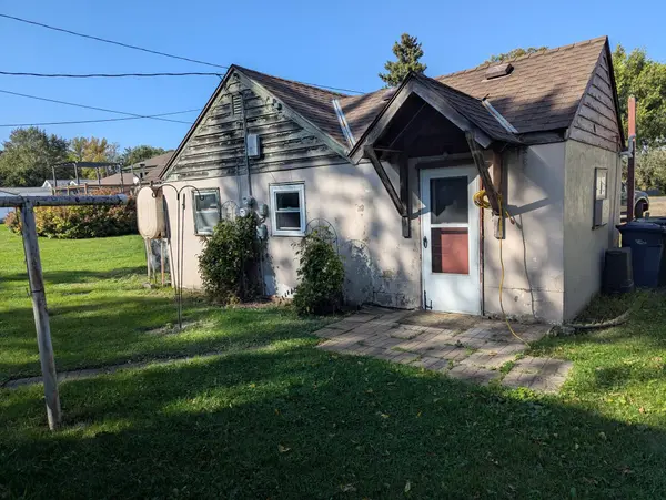 616 E Adolphus AVE, Fergus Falls, MN 56537