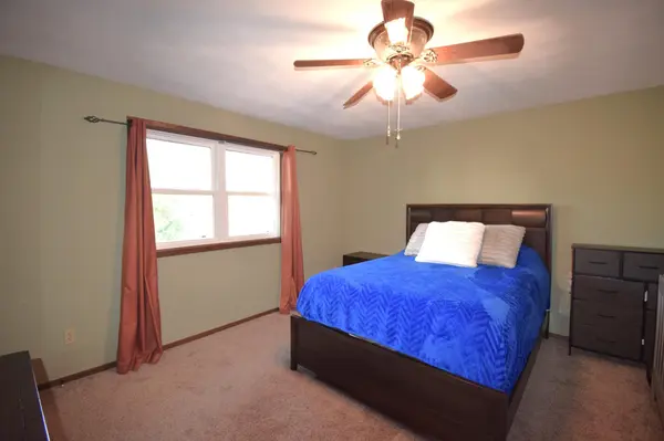 825 S Olson AVE #F, Appleton, WI 54914