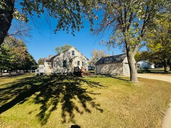 2975 Norwood AVE, Slayton, MN 56172
