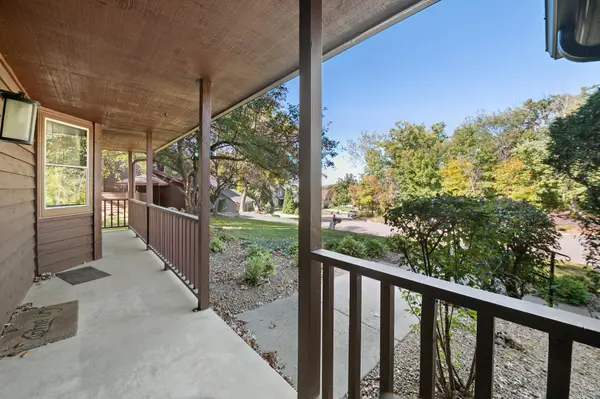 12044 Gantry LN, Apple Valley, MN 55124
