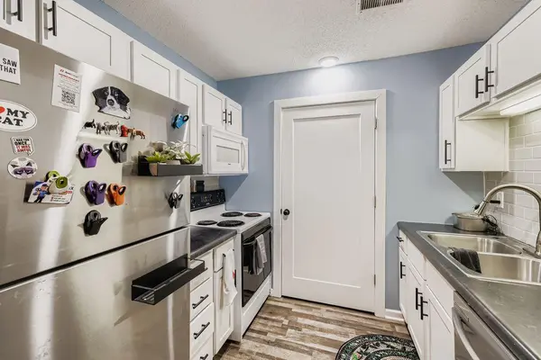 970 Monterey DR, Shoreview, MN 55126