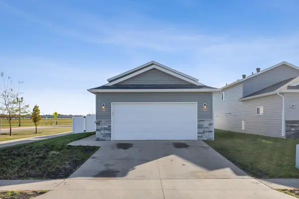2101 10th ST W, West Fargo, ND 58078