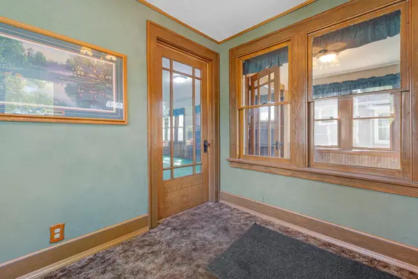627 Park LN, Mankato, MN 56001