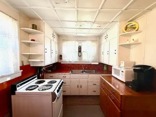 307 Winnebago ST S, Caledonia, MN 55921