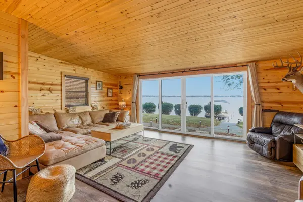 21335 Old Lake George BLVD NW, Oak Grove, MN 55303