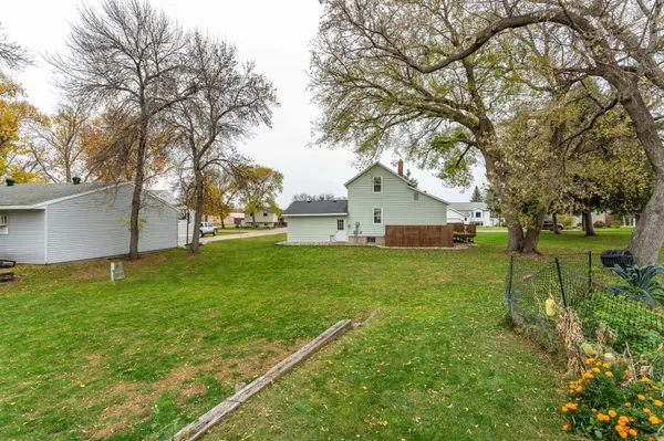 121 3rd AVE N, Casselton, ND 58012