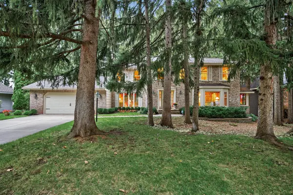 8138 Somerset RD, Woodbury, MN 55125