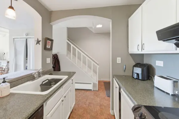 380 Ramsey ST #1B, Saint Paul, MN 55102