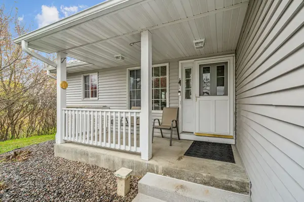 918 Shady Ridge LN, Braham, MN 55006