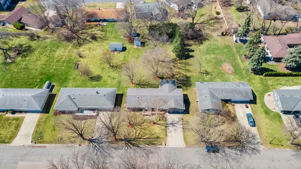 326 Larson ST SW, Hutchinson, MN 55350