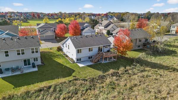 10688 51st ST NE, Albertville, MN 55301