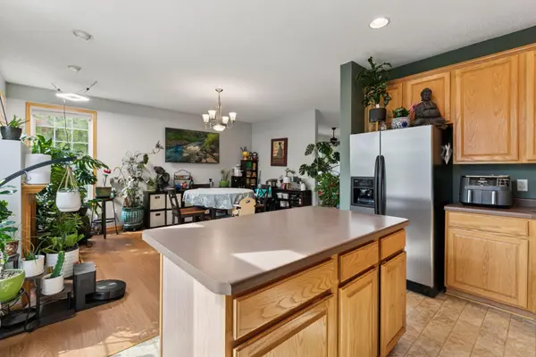 1551 Coneflower LN, Shakopee, MN 55379