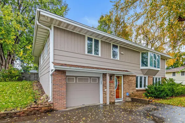 13817 Thomas AVE S, Burnsville, MN 55337