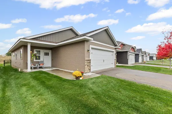 713 Cherrywood LN NE, Isanti, MN 55040