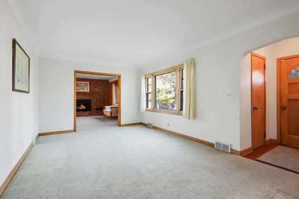 1964 Arlington AVE E, Saint Paul, MN 55119