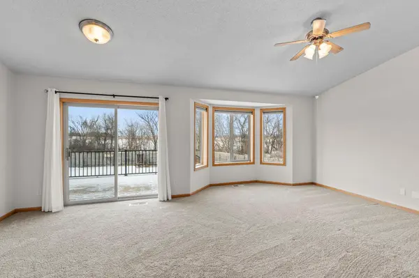 935 Aspen LN, Montrose, MN 55363