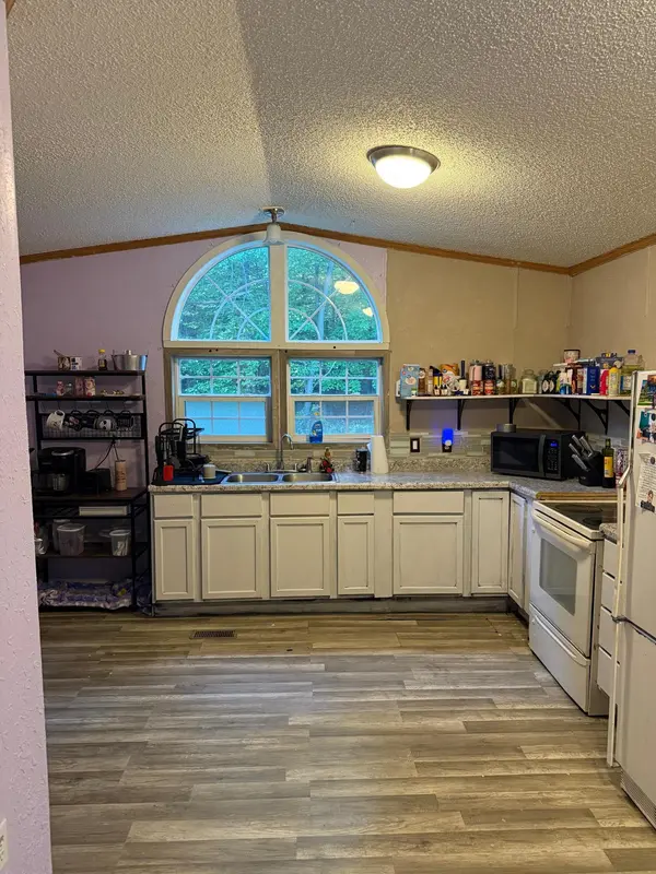 583 Peony LN, Altoona, WI 54720