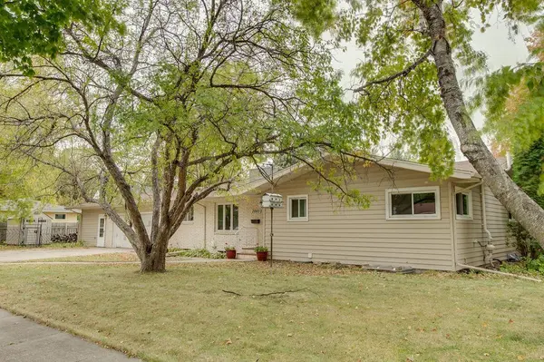 2005 S 15th ST S, Moorhead, MN 56560