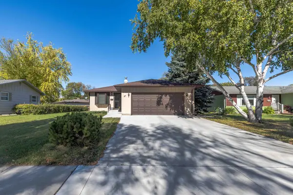87 28th AVE N, Fargo, ND 58102