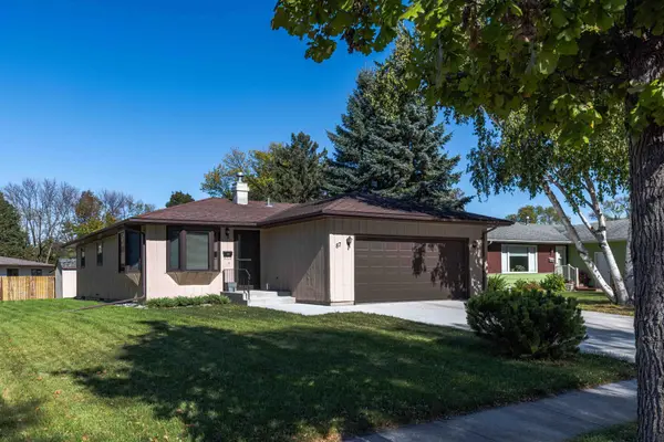 87 28th AVE N, Fargo, ND 58102